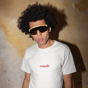 Camiseta Rondó con logo rojo