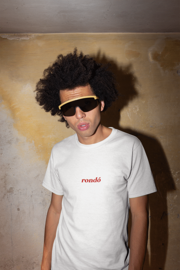 Camiseta Rondó con logo rojo